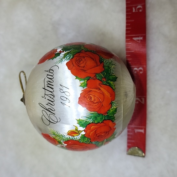 Vintage Hallmark Christmas Ornament 1981 - Picture 10 of 11
